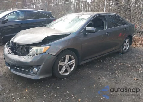 2014 Toyota Camry Se z USA, uszkodzony, nr VIN 4T1BF1FK5EU404493
